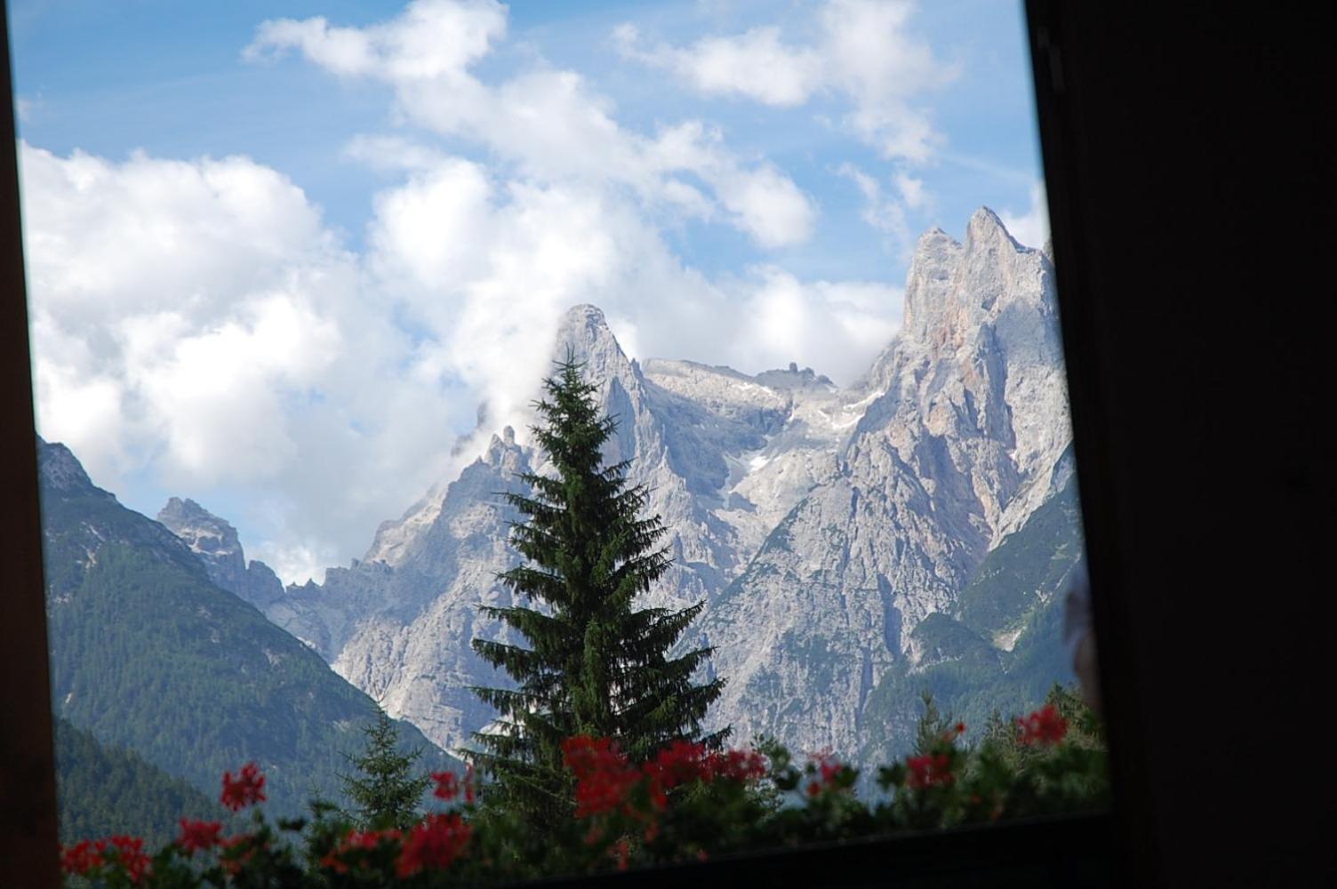 Albergo Ristorante Cacciatori Auronzo di Cadore Exterior photo