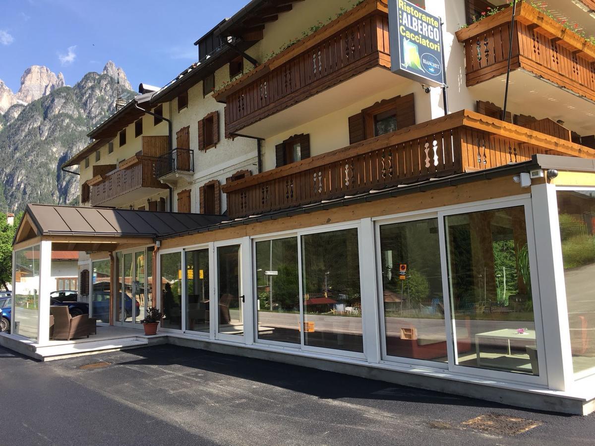 Albergo Ristorante Cacciatori Auronzo di Cadore Exterior photo