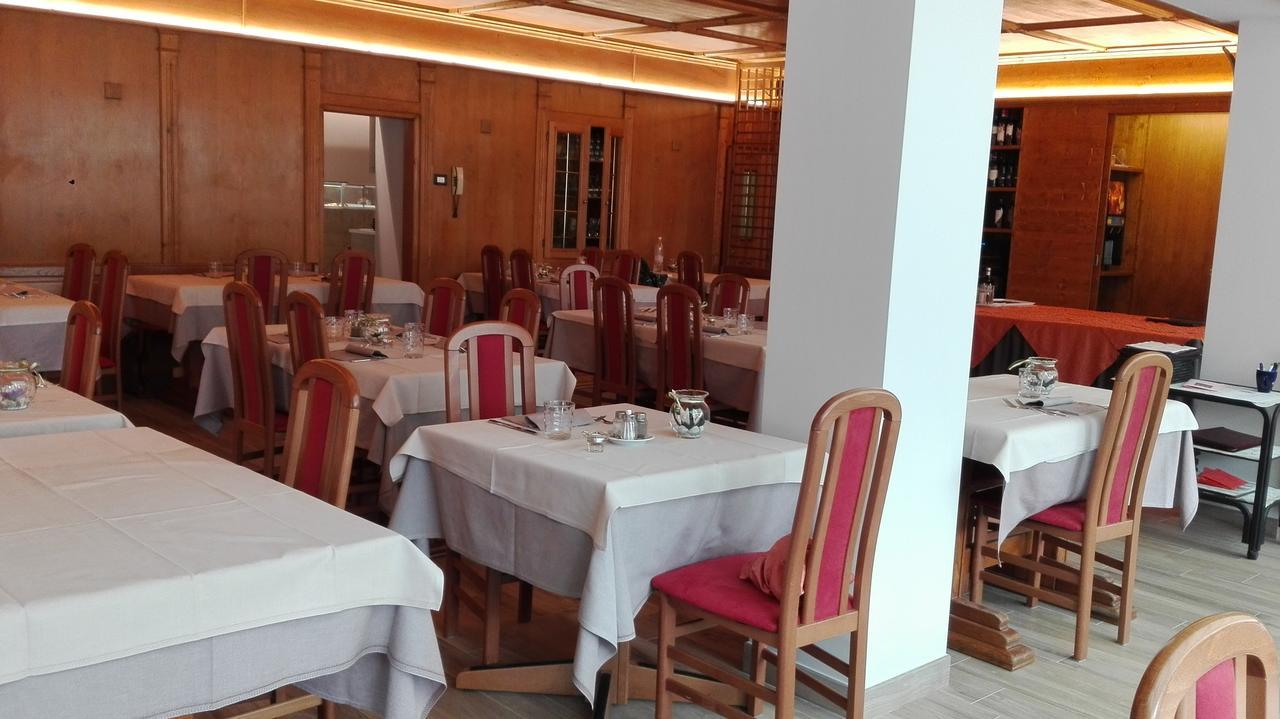 Albergo Ristorante Cacciatori Auronzo di Cadore Exterior photo