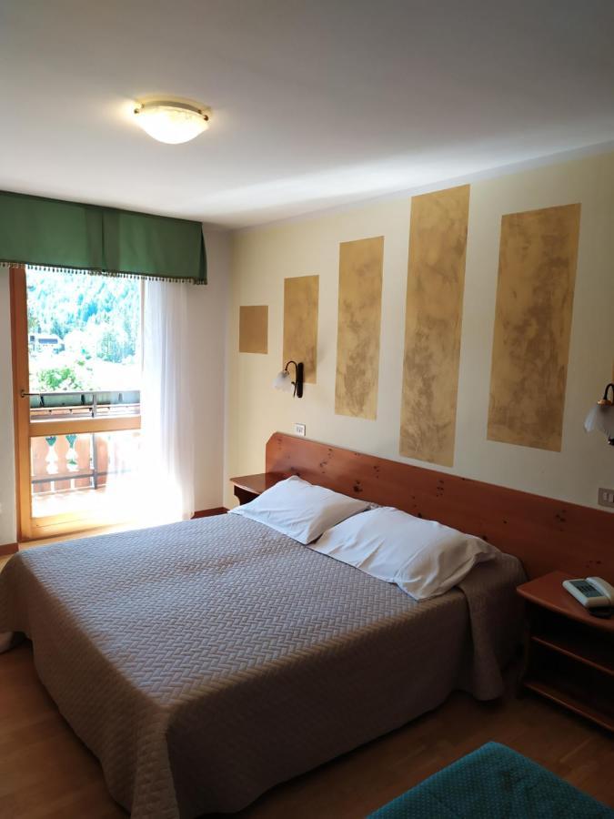 Albergo Ristorante Cacciatori Auronzo di Cadore Exterior photo